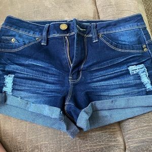 Ymi wanna betta butt short